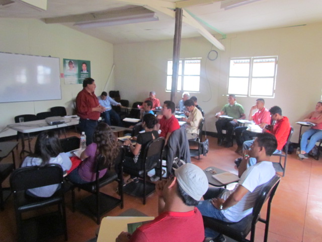 Honduras: Jóvenes campesinos reciben taller de comunicaciones para creación de Observatorio Agrario Campesino